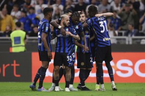 包含里程碑夜拉齐奥内部沟通，欧超杯转会期刷纪录，赛场秩序良好，年轻球员得到机会的词条爱游戏体验