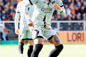 包含战术调整引发热议！，内马尔在SKT比赛中战术调整上演精彩一战的词条爱游戏平台